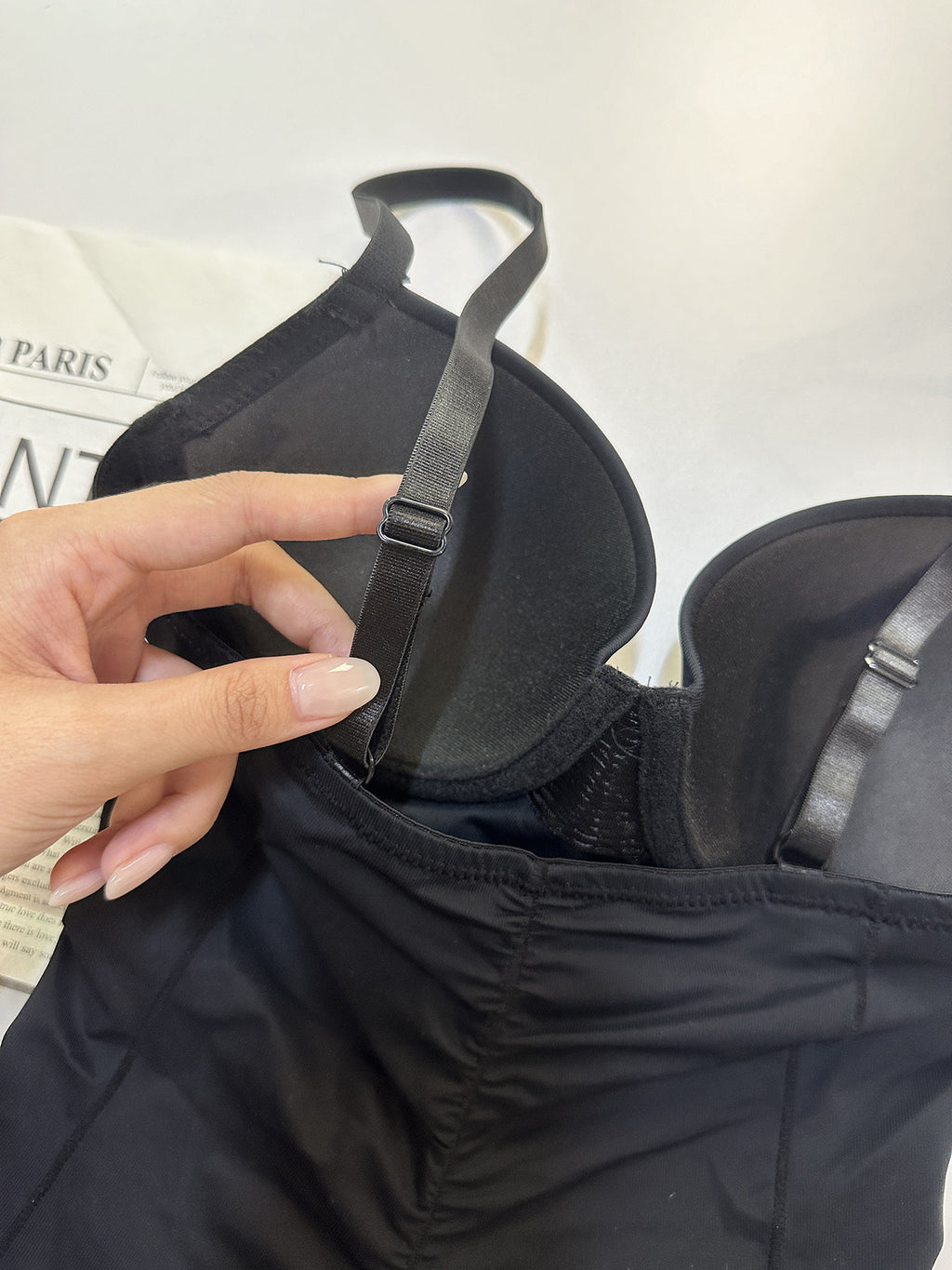 Adjustable shoulder strap detail